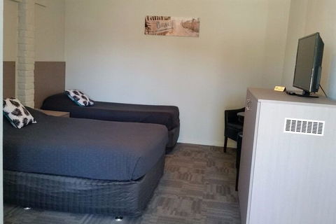 Foreshore Motel - Accommodation Port Macquarie 5