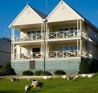 Lakeside Suites 1 - Accommodation Port Macquarie