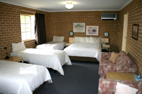Grand Manor Motor Inn - Queanbeyan - Accommodation Port Macquarie 5