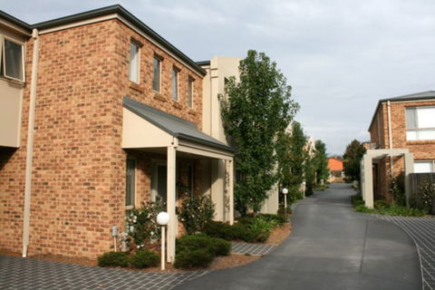 Grand Manor Motor Inn - Queanbeyan - Accommodation Port Macquarie 2
