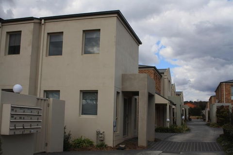 Grand Manor Motor Inn - Queanbeyan - Accommodation Port Macquarie 0