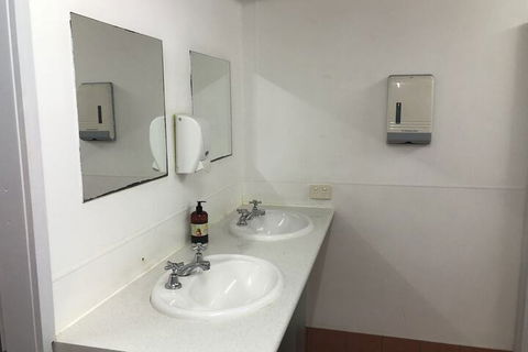 Reef Backpackers - Accommodation Port Macquarie 6