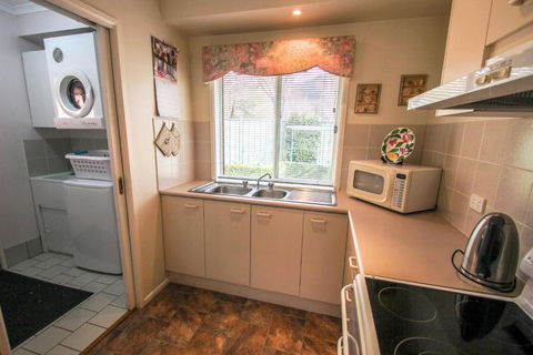 Silver Birches Holiday Unit 5 - Accommodation Port Macquarie 1