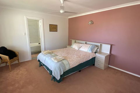 Whispering Palms - Accommodation Port Macquarie 7