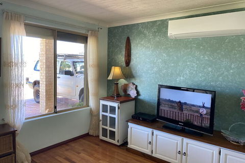 Whispering Palms - Accommodation Port Macquarie 2