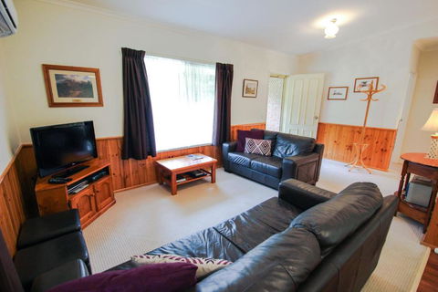 Silver Birches Holiday Unit 2 - Accommodation Port Macquarie 4