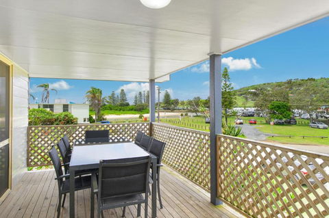 Bellhaven 1 17 Willow Street - Accommodation Port Macquarie 1