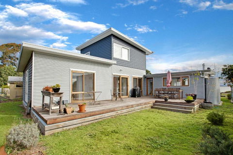 Waterfront Sanctuary Raymond Island Getaway - Accommodation Port Macquarie 2