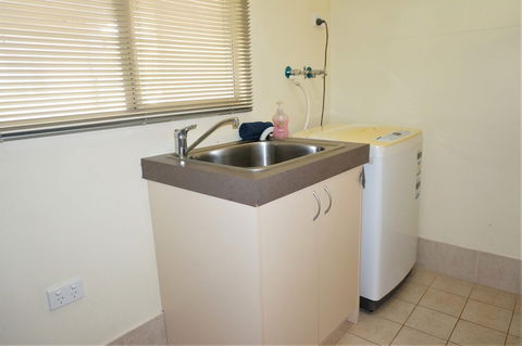 Exmouth Villas Unit 30 Large Undercover Deck For Entertaining - Accommodation Port Macquarie 6