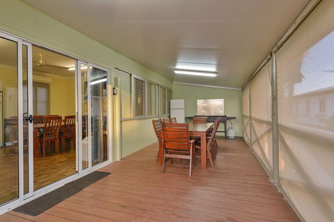 Exmouth Villas Unit 30 Large Undercover Deck For Entertaining - Accommodation Port Macquarie 2