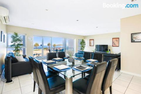 Bayline Beachfront Apartment No 4 - Accommodation Port Macquarie 4