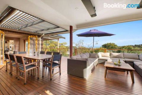 Acqua Vista Water View Fireplace Walk To Beach - Accommodation Port Macquarie 6