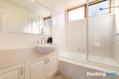 Acqua Vista Water View Fireplace Walk To Beach - Accommodation Port Macquarie 1