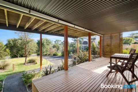 Acqua Vista Water View Fireplace Walk To Beach - Accommodation Port Macquarie 5