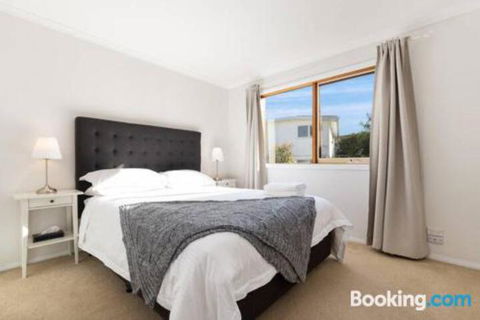 Acqua Vista Water View Fireplace Walk To Beach - Accommodation Port Macquarie 3