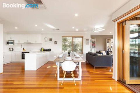 Acqua Vista Water View Fireplace Walk To Beach - Accommodation Port Macquarie 4