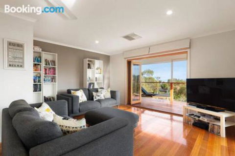 Acqua Vista Water View Fireplace Walk To Beach - Accommodation Port Macquarie 0