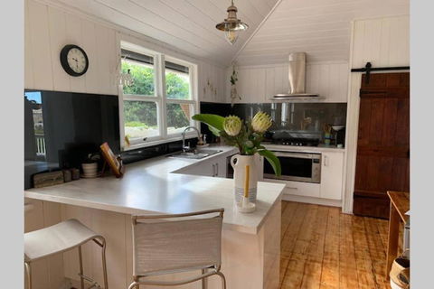 Stunning Queenslander - Accommodation Port Macquarie 5