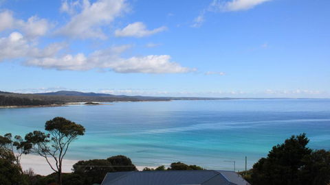SEA EAGLE COTTAGE Amazing Views Of Bay Of Fires - Accommodation Port Macquarie 2