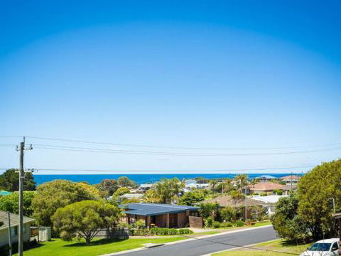 Williams Wonder Large Beach House - Accommodation Port Macquarie 3