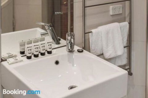Heart Of Sandringham Apartment By Ready Set Host - Accommodation Port Macquarie 6