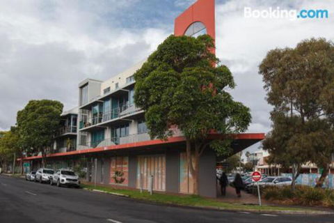 Heart Of Sandringham Apartment By Ready Set Host - Accommodation Port Macquarie 2