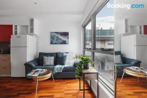 Heart Of Sandringham Apartment By Ready Set Host - Accommodation Port Macquarie 1