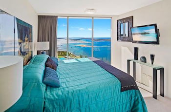 Luxury 3BR Apt With Incredible Views - Accommodation Port Macquarie 4