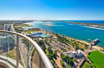 Luxury 3BR Apt With Incredible Views - Accommodation Port Macquarie 6