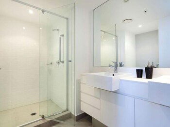 Panoramic Views At Sub Penthouse Apt - Accommodation Port Macquarie 3