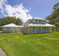 Echo Beach House 16 Reflections Dr Luxurious House with Magnificent Pool  Ducted Air - Accommodation Port Macquarie