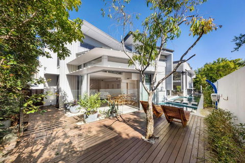 Ultimate Light & Space Noosa Heads - Accommodation Port Macquarie 5