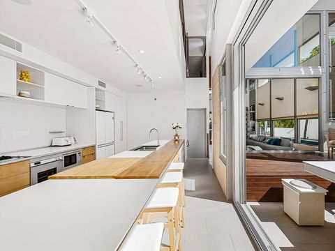Ultimate Light & Space Noosa Heads - Accommodation Port Macquarie 6