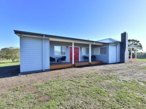 Kinloch Cottage Renovated To New On Daisy Hill Vineyard - Accommodation Port Macquarie 3