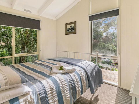 Hakea Bush Cabin - Accommodation Port Macquarie 3