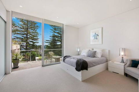 Oceanfront Penthouse Stylish & Luxurious. - Accommodation Port Macquarie 6
