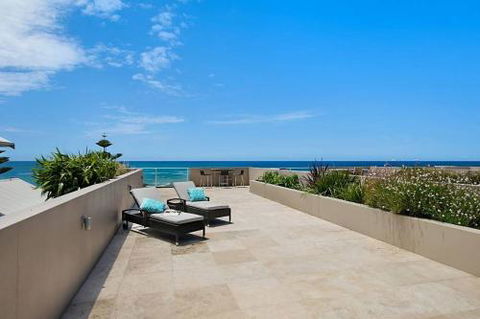 Oceanfront Penthouse Stylish & Luxurious. - Accommodation Port Macquarie 3