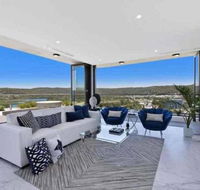 Stylish Penthouse with Views  Jacuzzi - Accommodation Port Macquarie