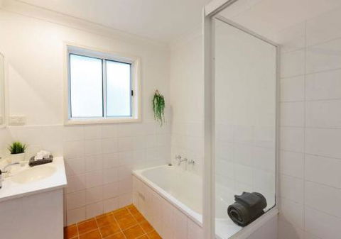Seagrass House Modern North Avoca Oasis - Accommodation Port Macquarie 1