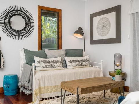 Black Beauty Studio - Accommodation Port Macquarie 3