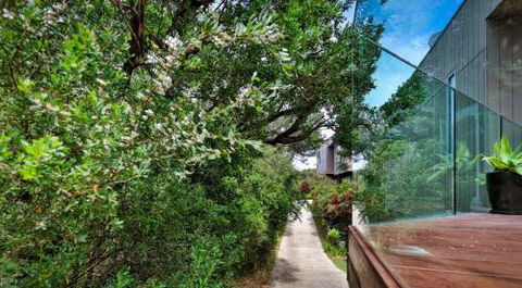 SURF Side SECRET INVERLOCH - Accommodation Port Macquarie 6