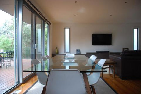 SURF Side SECRET INVERLOCH - Accommodation Port Macquarie 5