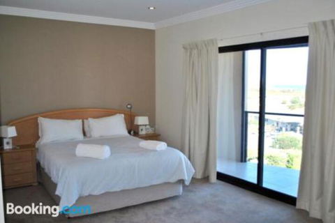 Eagles Nest - Accommodation Port Macquarie 6