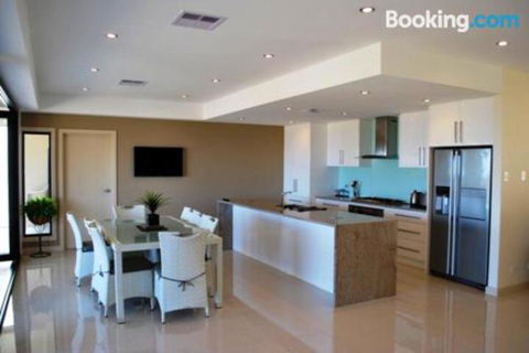 Eagles Nest - Accommodation Port Macquarie 5