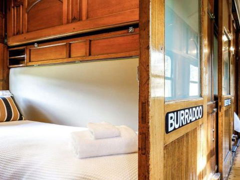 THE ANGAS CARRIAGE Alpine Southern Highlands 4pm Check Out On Sundays - Accommodation Port Macquarie 1