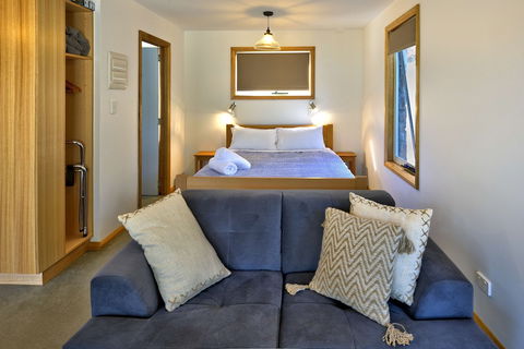 Freycinet Stone Studio 8 - Accommodation Port Macquarie 2