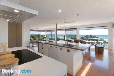 Anchor Beachfront Retreat - Accommodation Port Macquarie 1