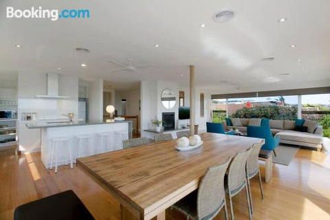 Anchor Beachfront Retreat - Accommodation Port Macquarie 4