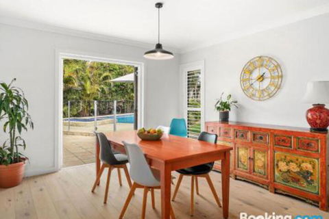 Modern Family Retreat 12 Minell Close - Accommodation Port Macquarie 1