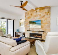 Kickenbach at Hyams Beach 4pm Check Out Sundays - Accommodation Port Macquarie